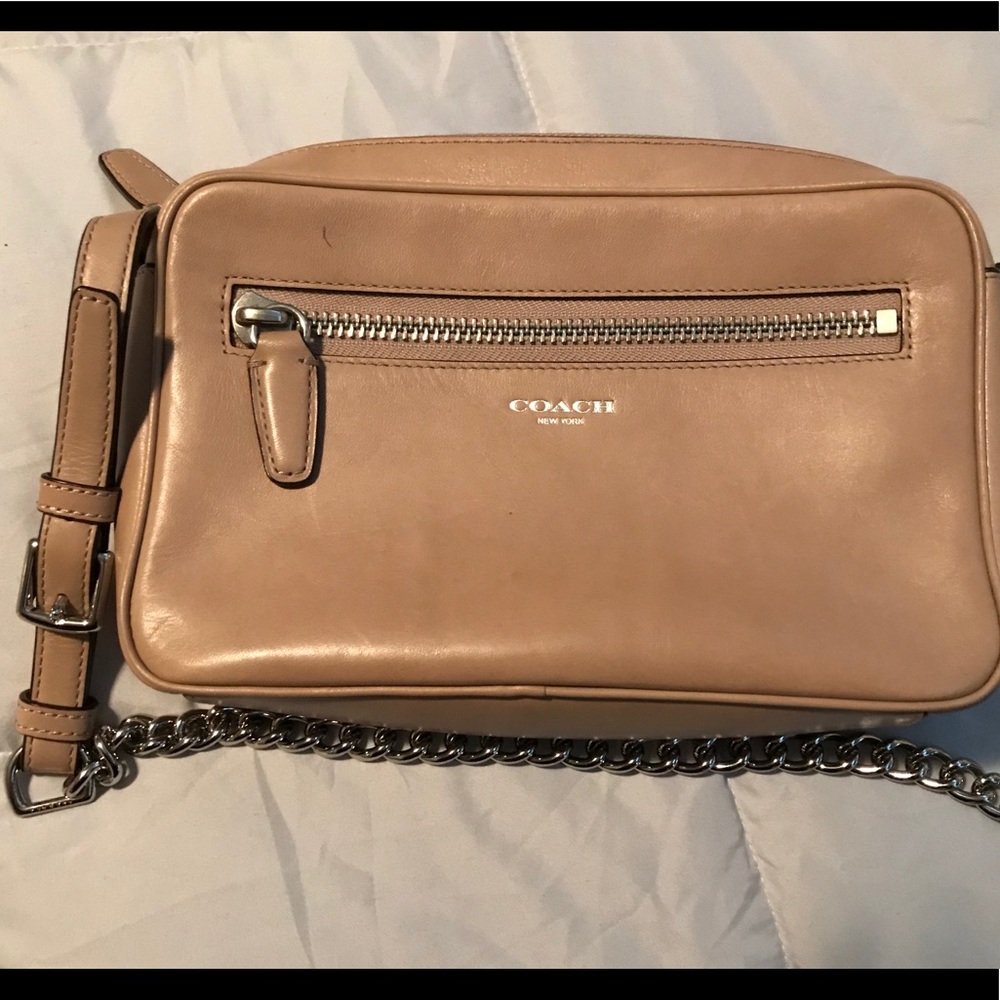 Crossbody handbags